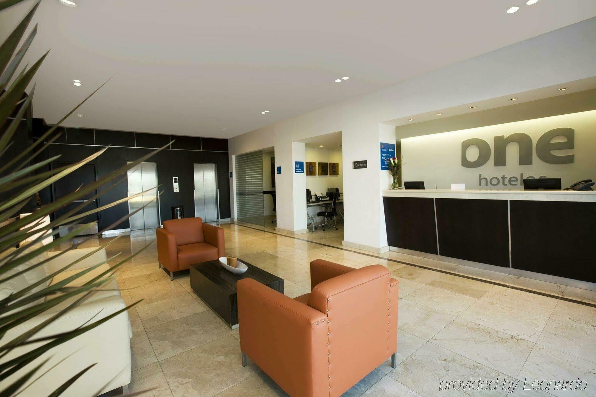 One Aguascalientes Sur Hotel Interior foto